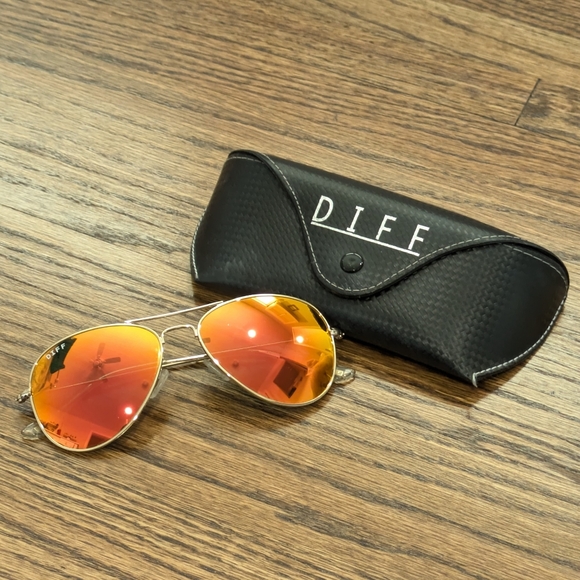 (New!) DIFF Cruz Gold Frame Flash Mirror Lens Polarized Sunglasses with Case